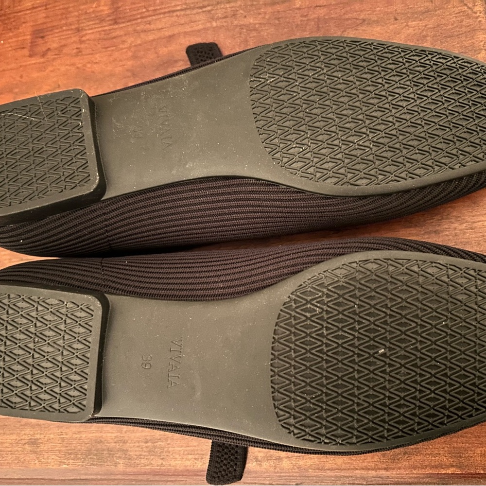 NEVER worn Vivaia BLACK (dark standard black) Mary Jane Shoes Size 39 - Picture 3 of 3